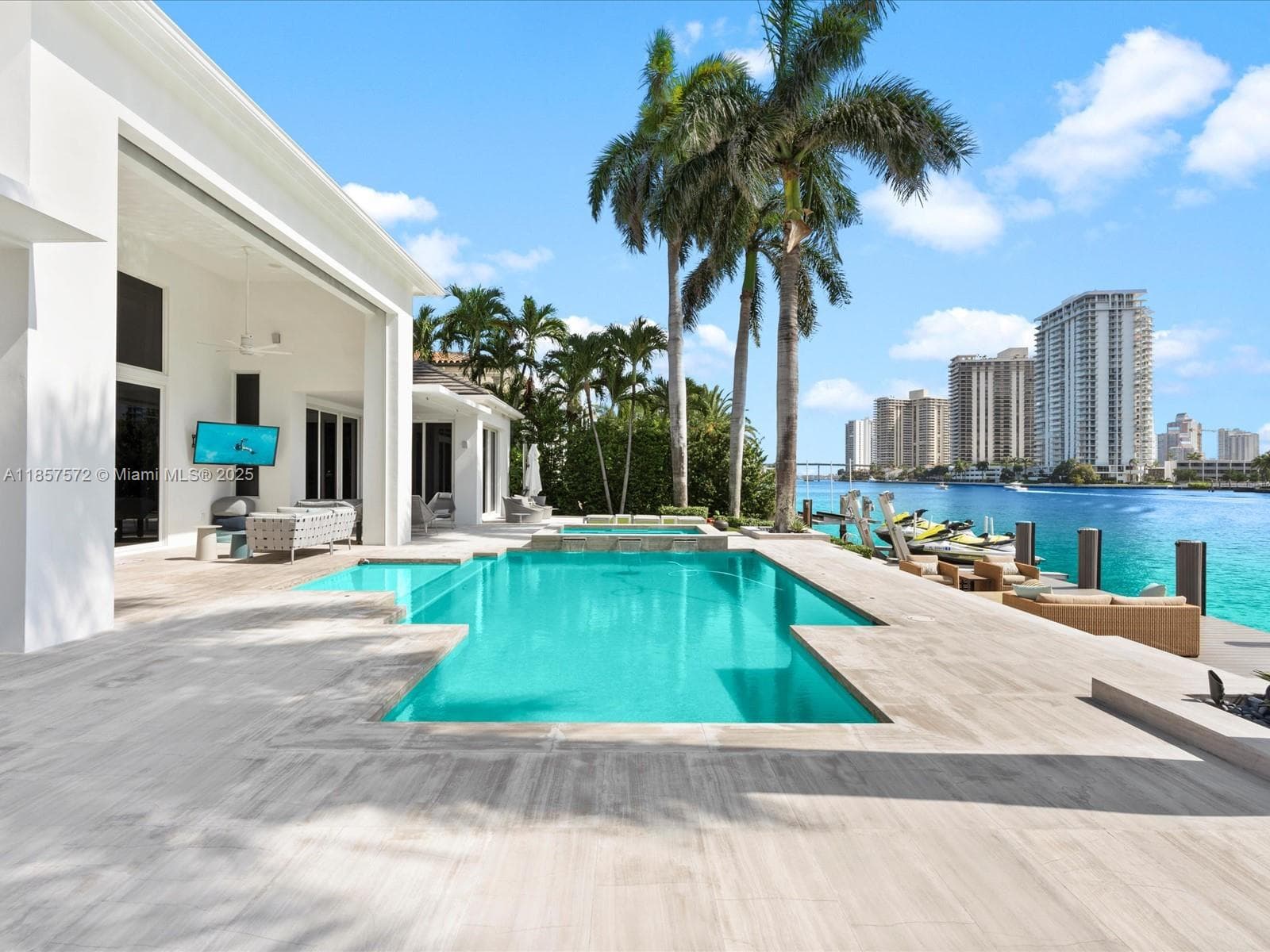224 S ISLAND photo 15