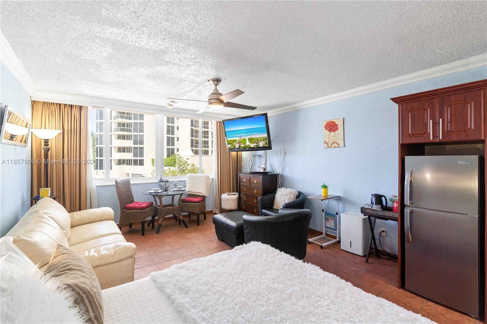 19201 Collins Ave 129 photo 6