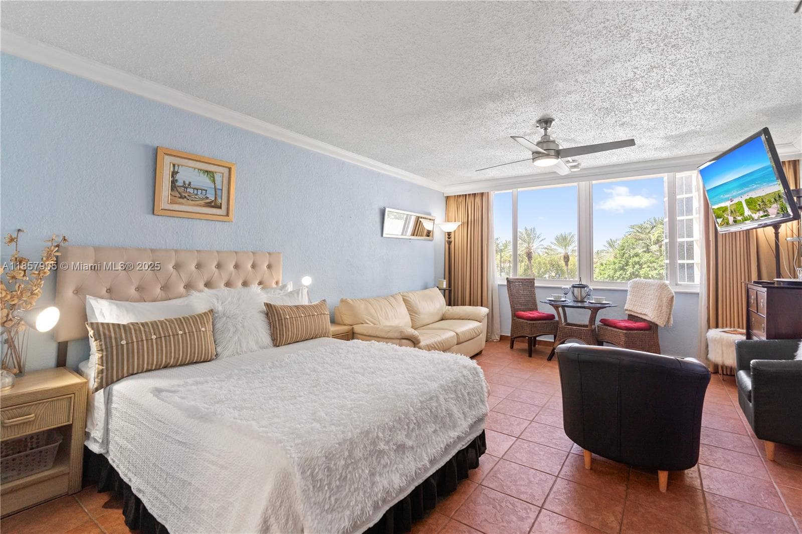 19201 Collins Ave 129 photo 3