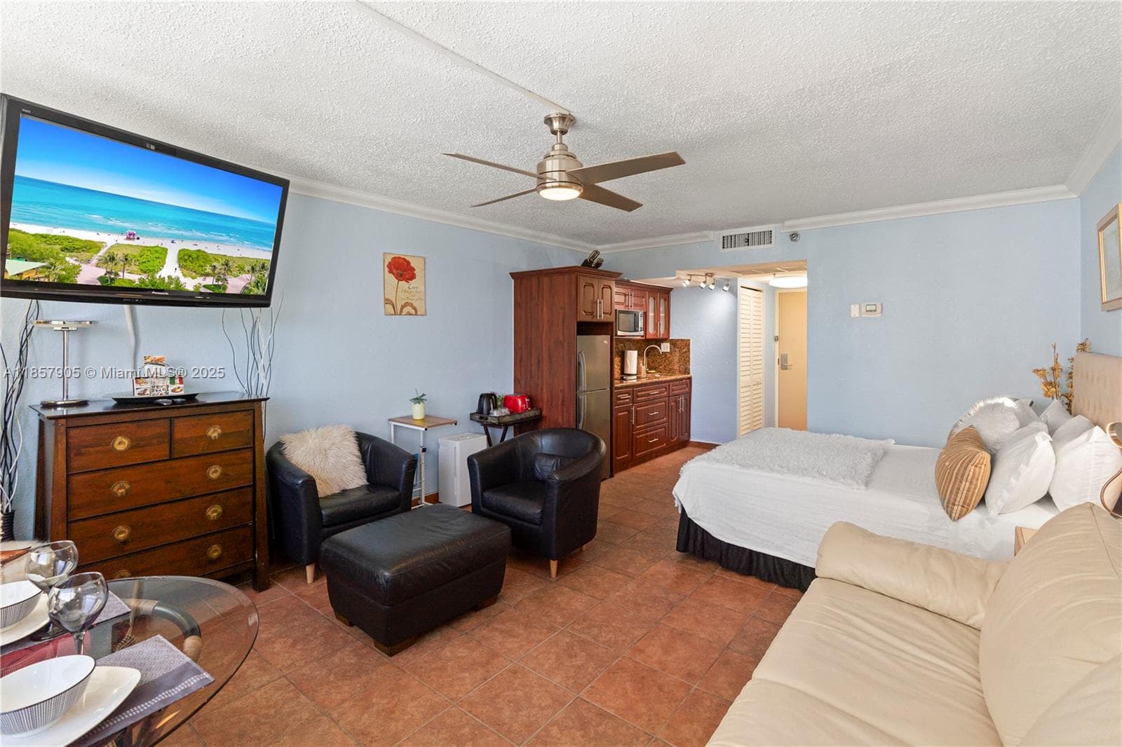 19201 Collins Ave 129 photo 9