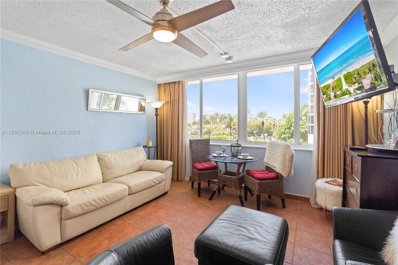 19201 Collins Ave 129 photo 4