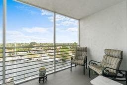 2731 NE 14th Street Causeway 710 photo 6