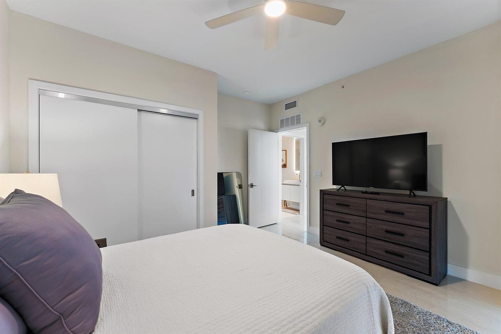 3100 N Ocean Drive 1906 photo 23
