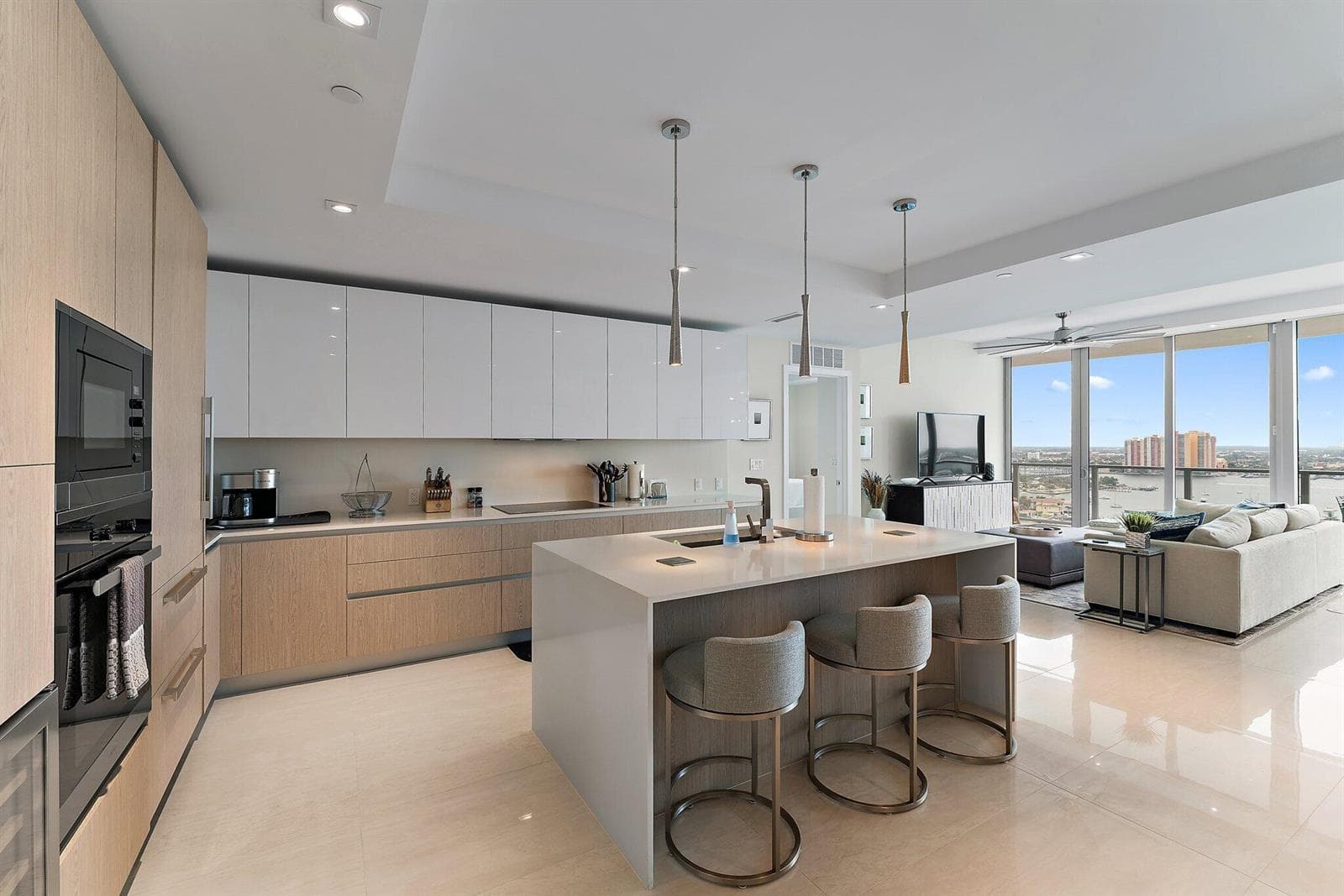 3100 N Ocean Drive 1906 photo 2