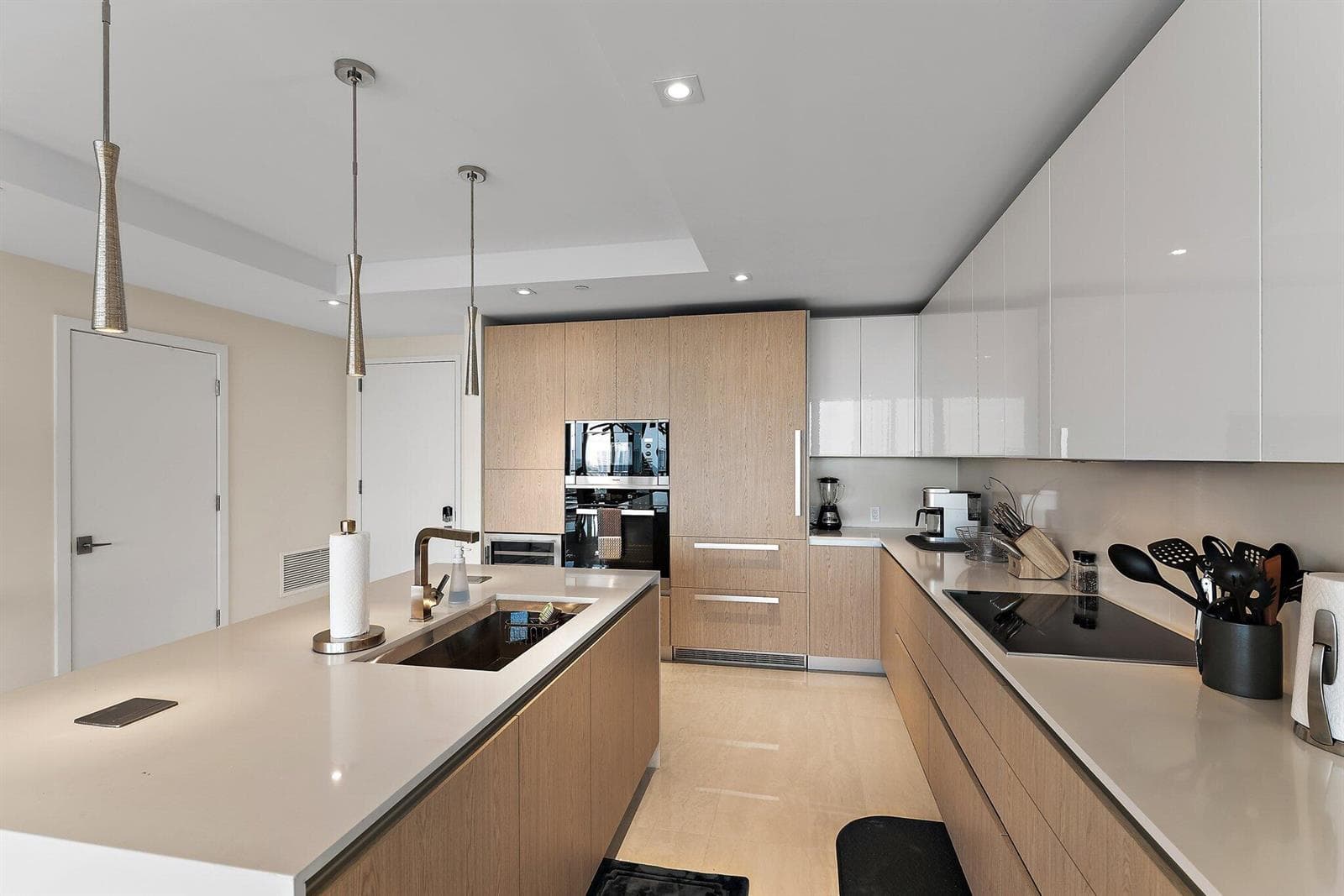 3100 N Ocean Drive 1906 photo 6