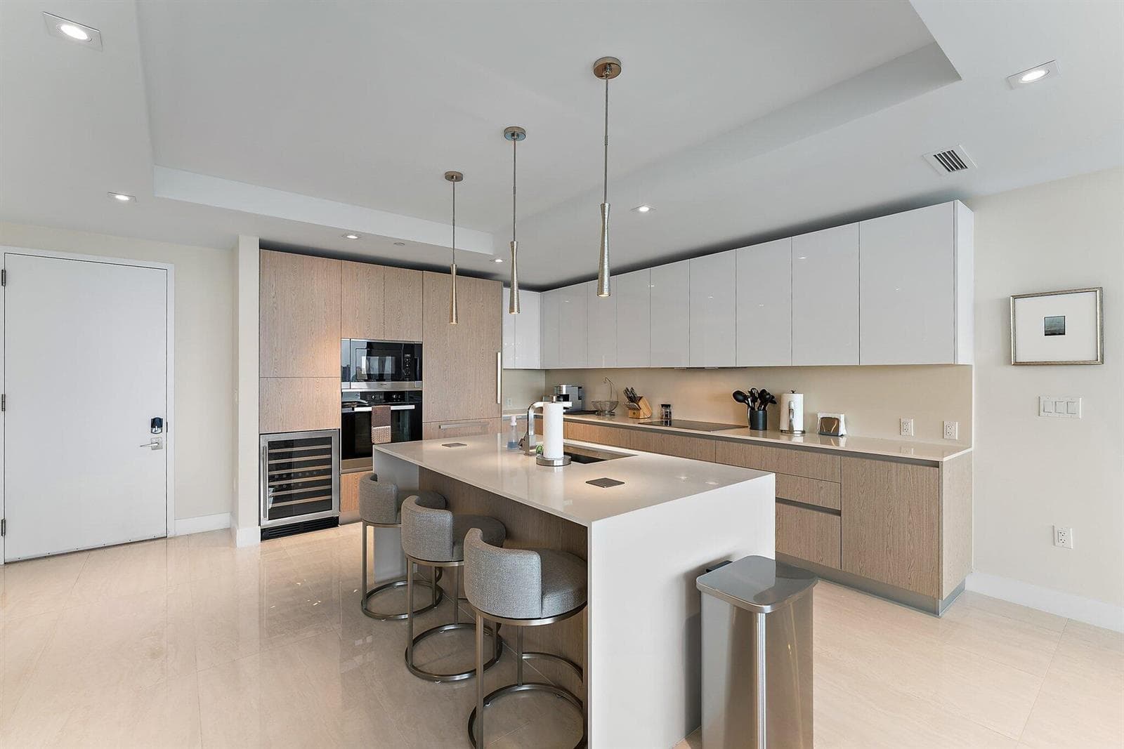 3100 N Ocean Drive 1906 photo 3