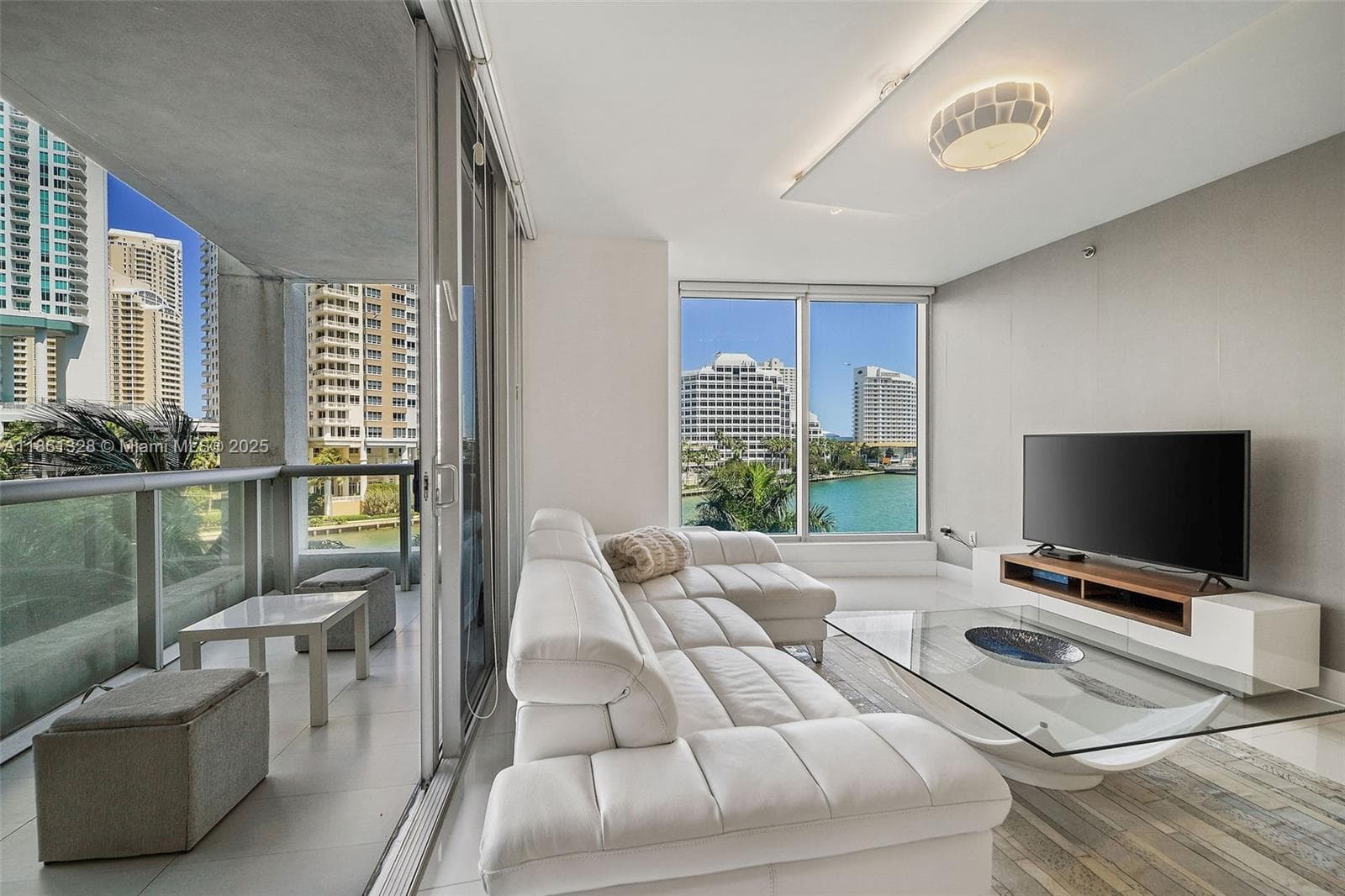 495 Brickell Ave 402 photo 3