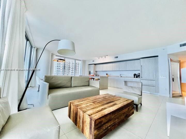 4111 S Ocean Dr 1801 photo 4