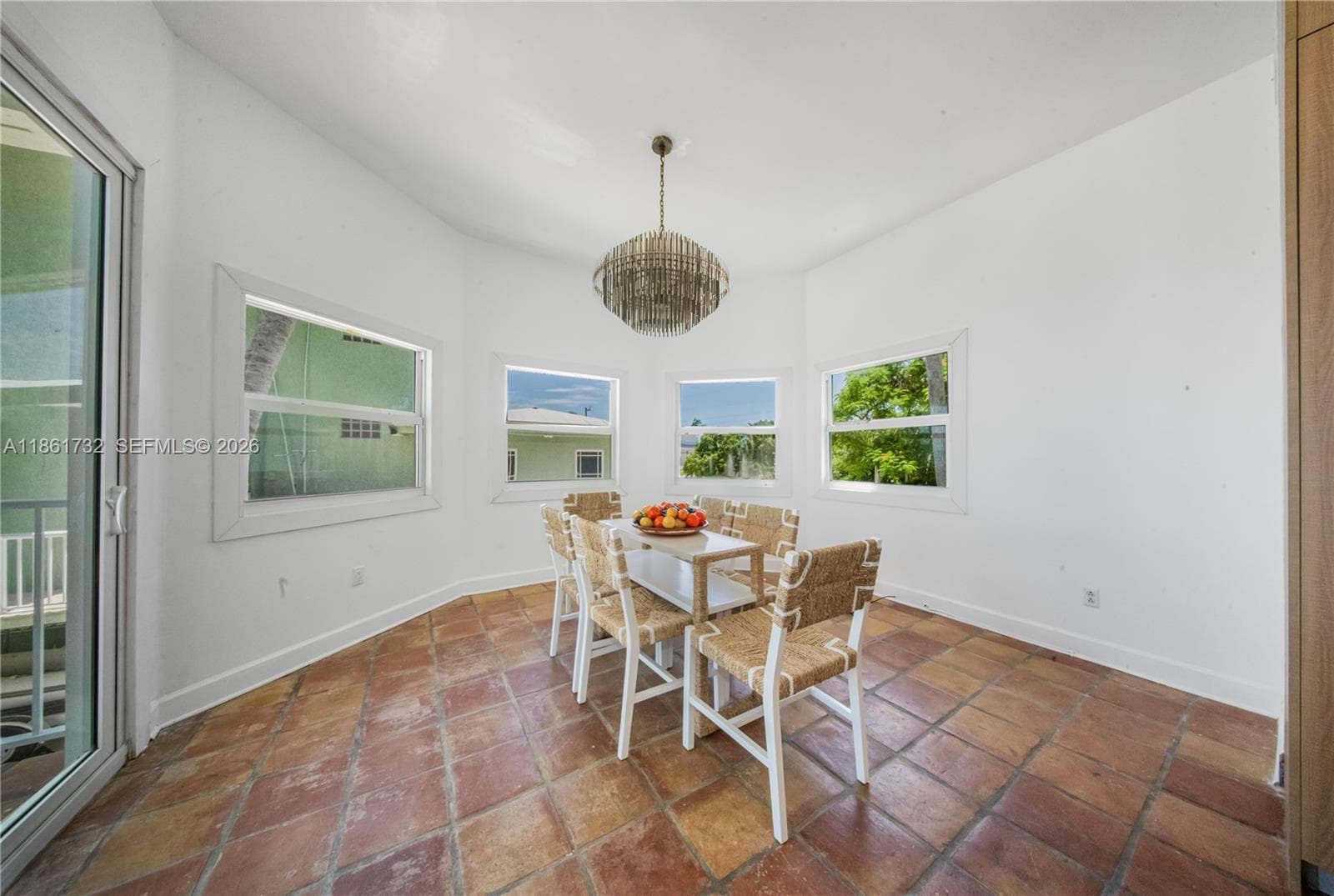 316 N Dr photo 13