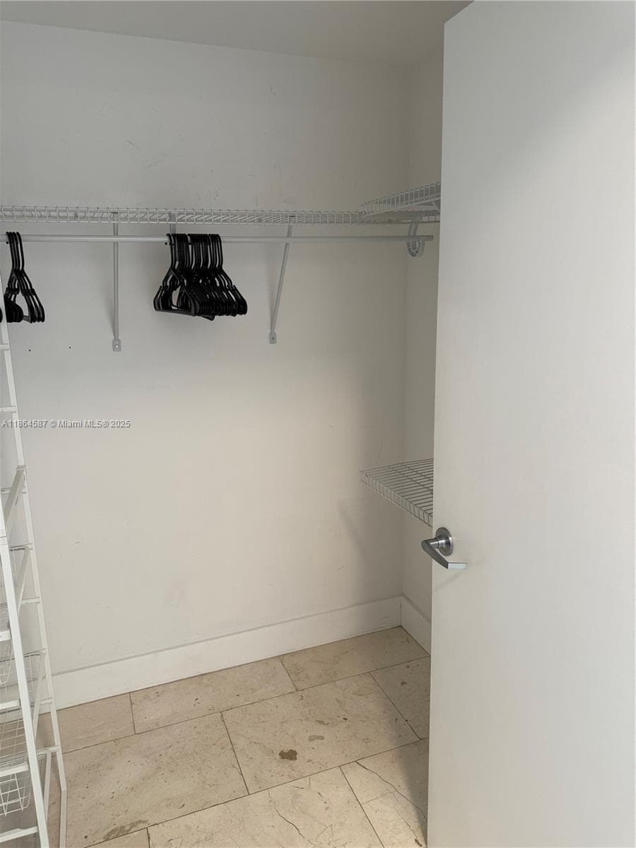 90 SW 3rd St 2103 photo 17