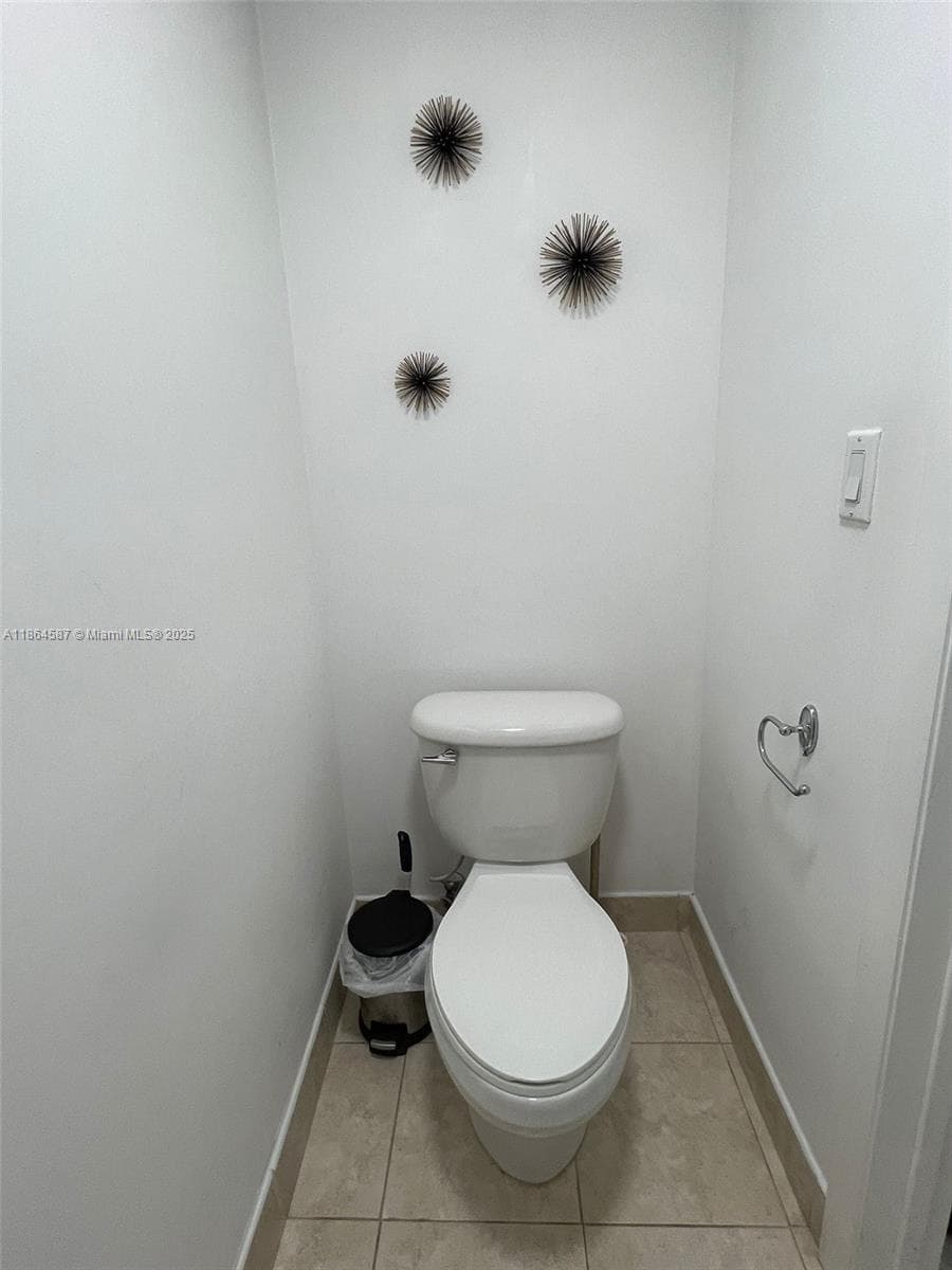 90 SW 3rd St 2103 photo 11