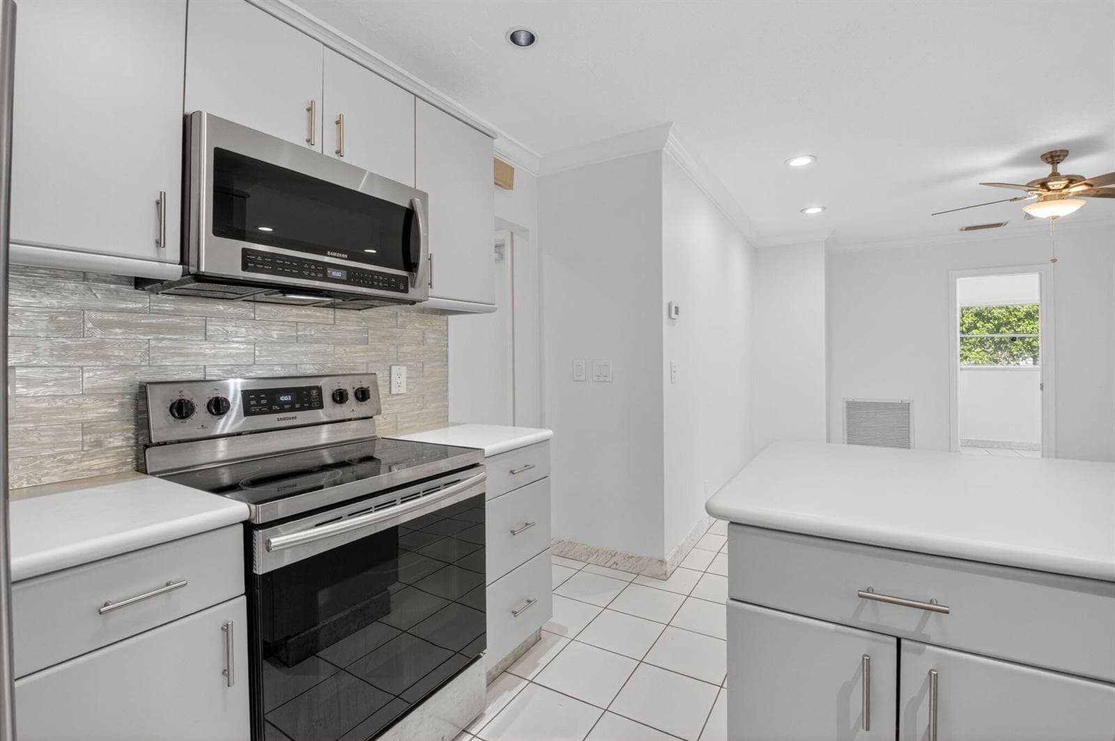 937 Banyan Drive photo 9