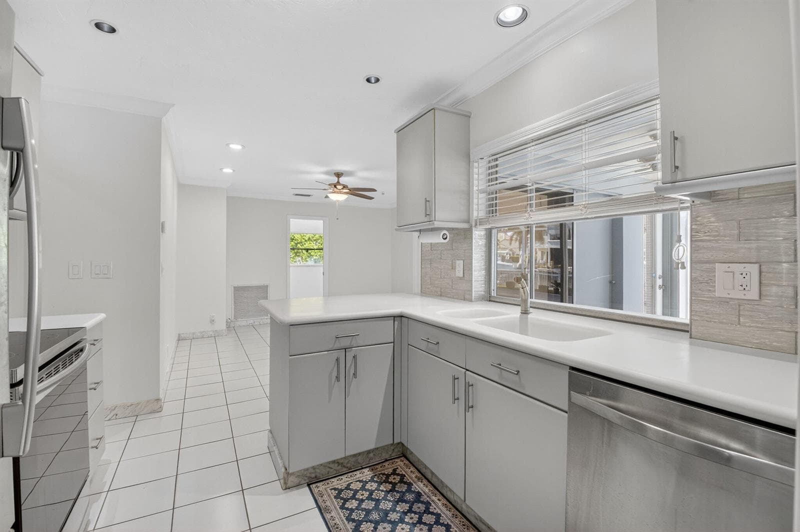 937 Banyan Drive photo 8