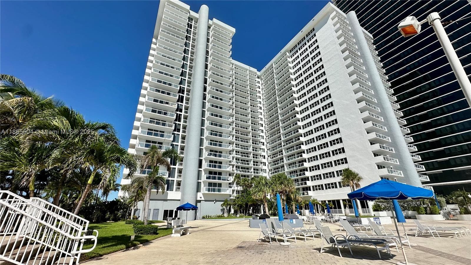 2030 S Ocean Dr 1022 photo 2