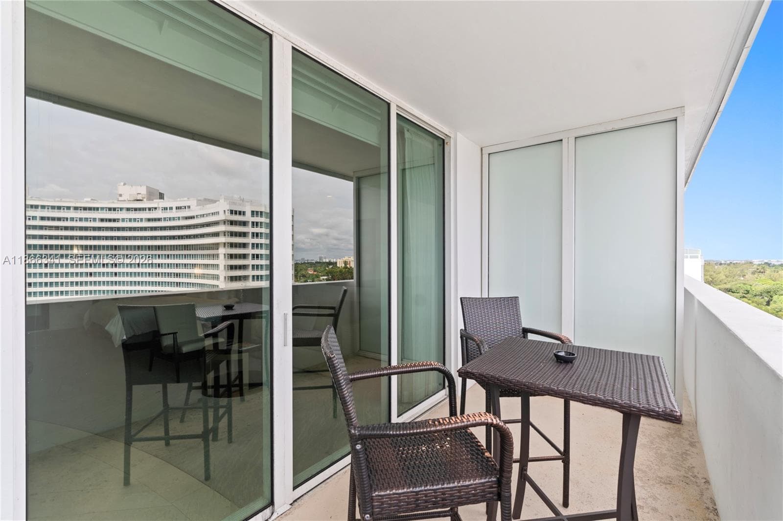 4391 Collins Ave 803 photo 17