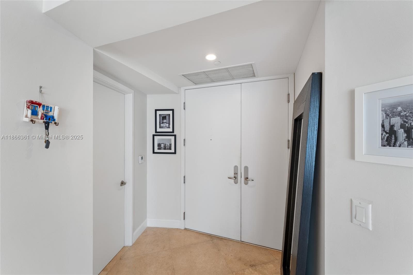 901 Brickell Key Blvd 2801 photo 2