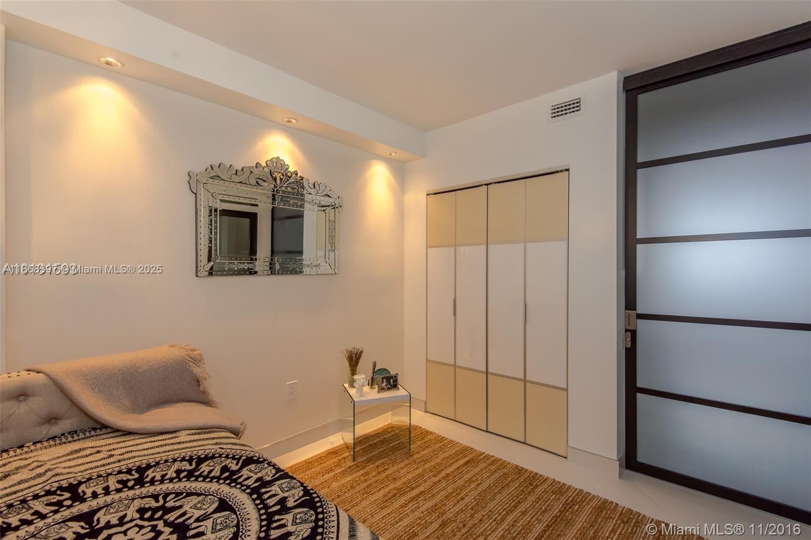 19390 Collins Ave 1121 photo 23