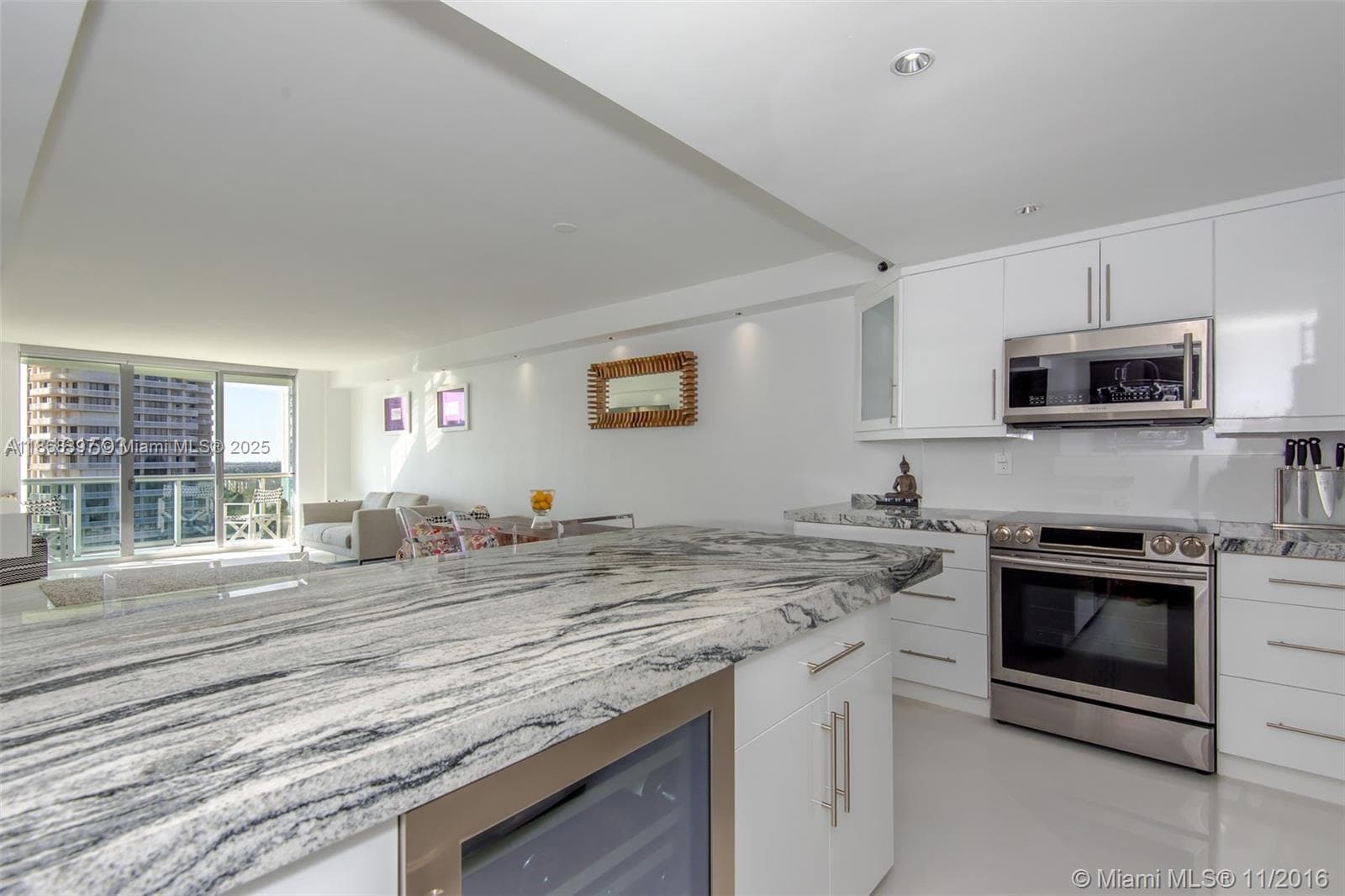 19390 Collins Ave 1121 photo 7