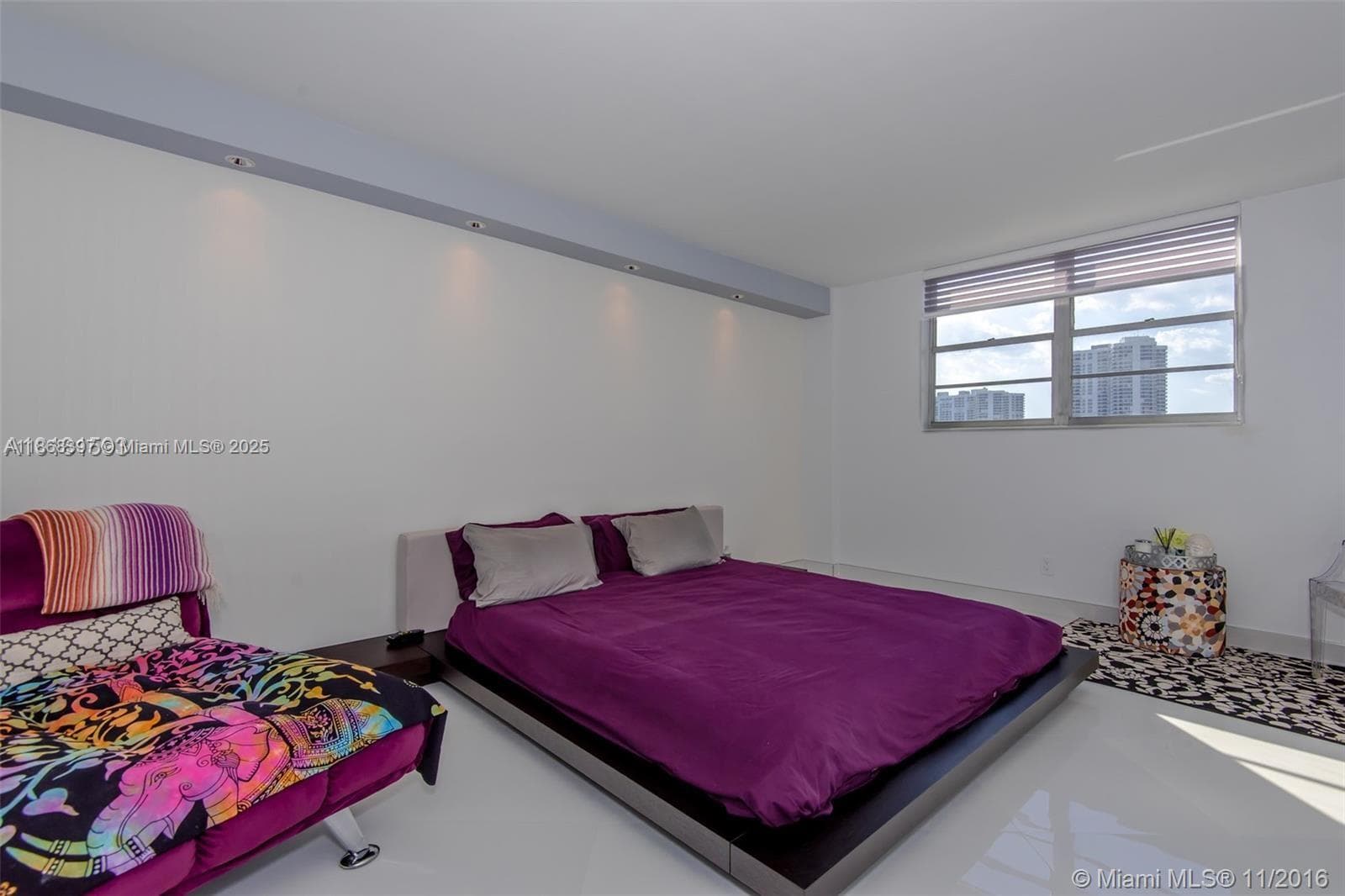 19390 Collins Ave 1121 photo 18