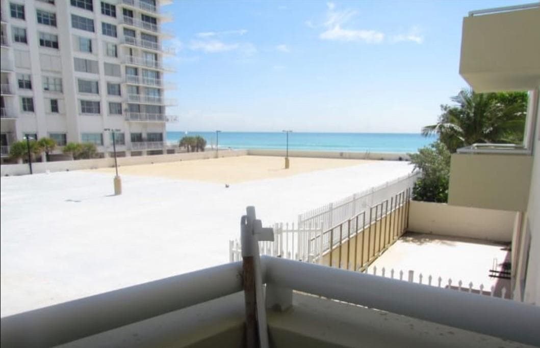 3001 S Ocean Drive 207 photo 2