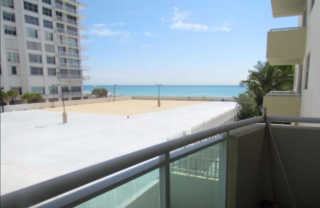3001 S Ocean Drive 207 photo 1