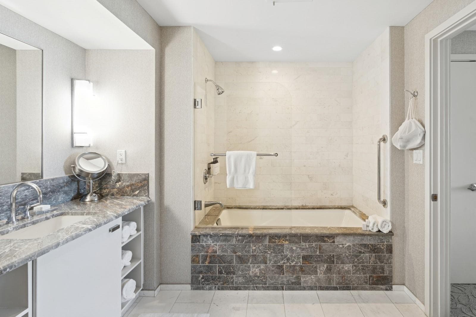 551 N Fort Lauderdale Beach Boulevard R1902 photo 7