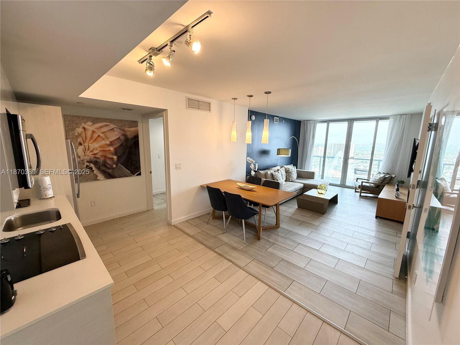 2602 E Hallandale Beach Blvd R2510 photo 3