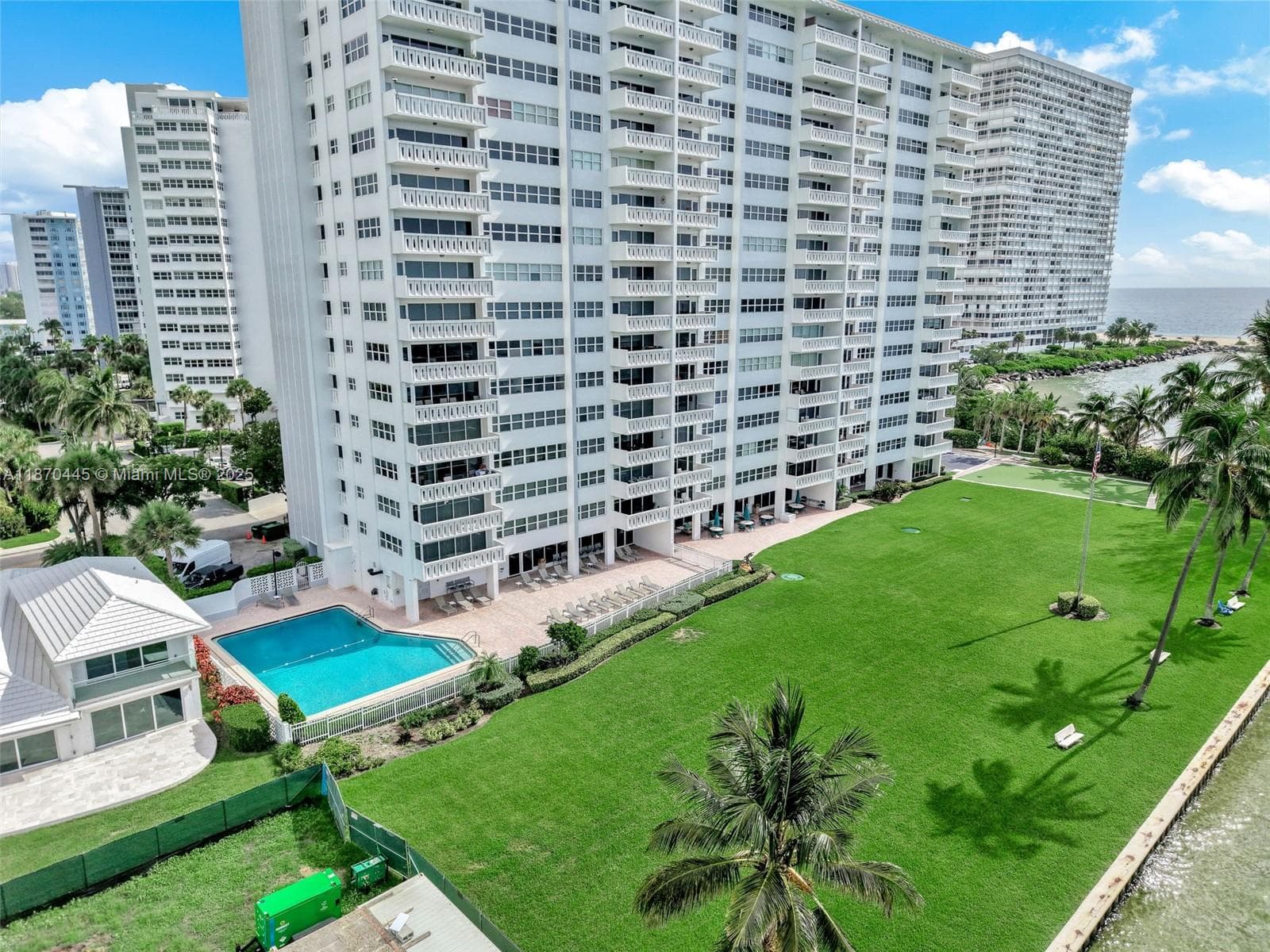 2100 S Ocean Dr 3CD photo 2