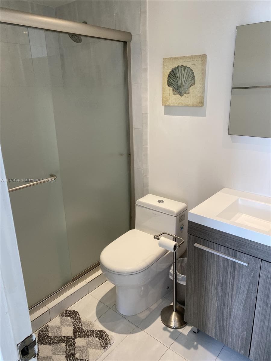 10185 Collins Ave 319 photo 18