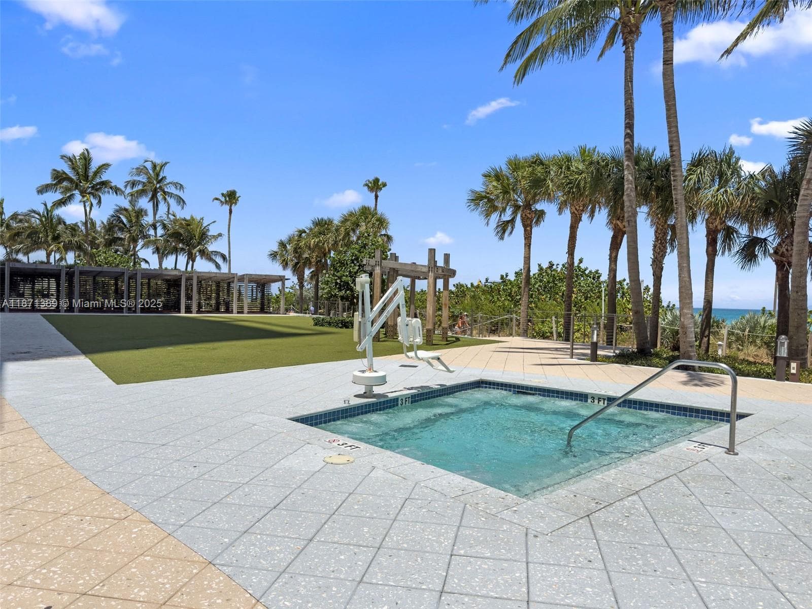 6801 Collins Ave 418 (deed 407) photo 20