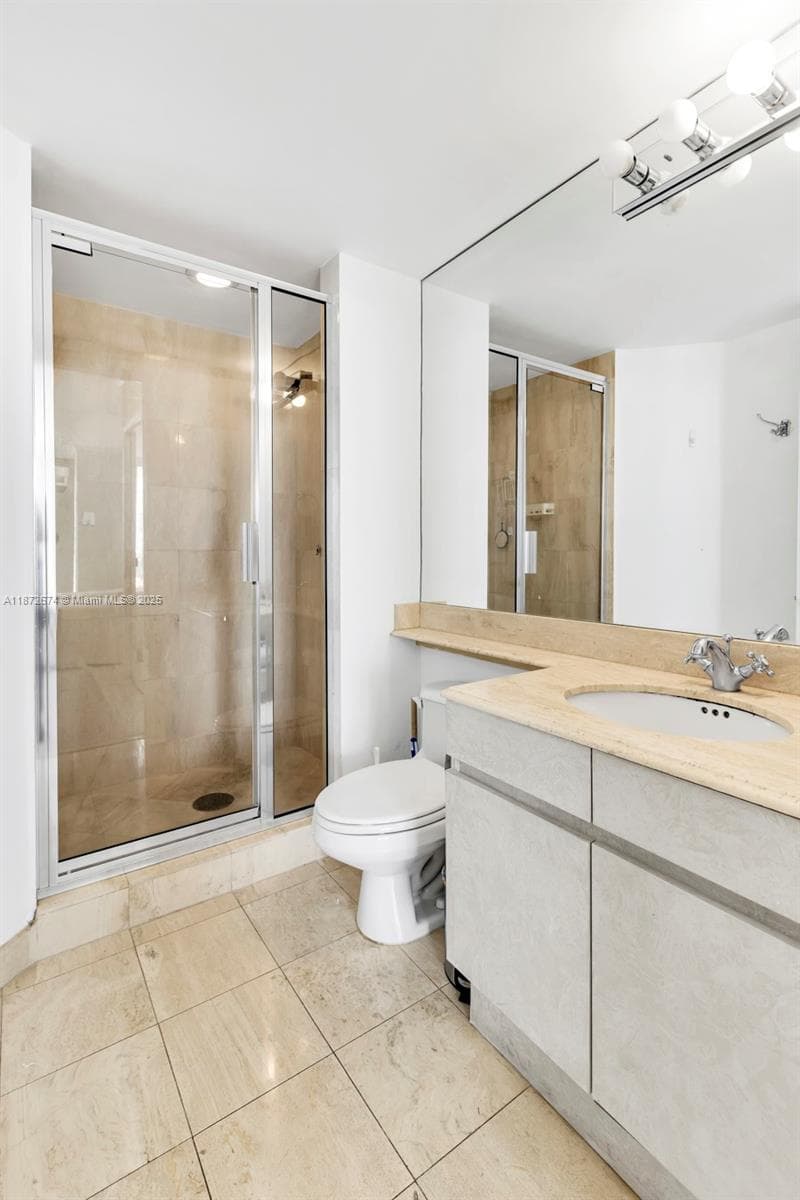 18671 Collins Ave 604 photo 23