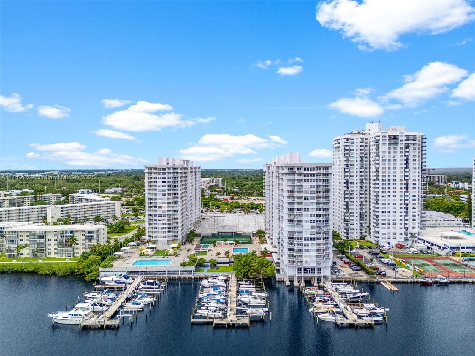 18071 Biscayne Blvd PH04 & PH03 photo 22