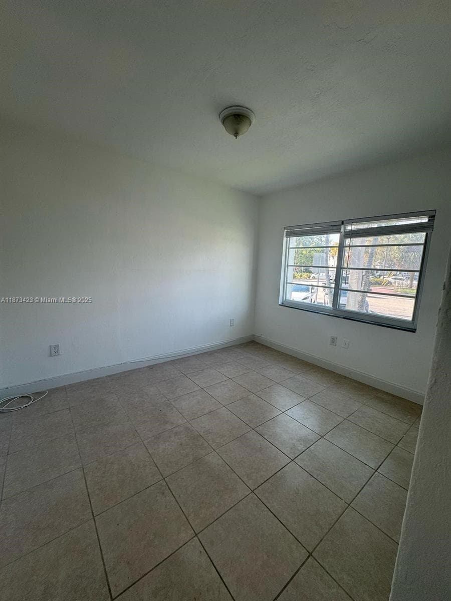 7207 Bay Dr 6 photo 5