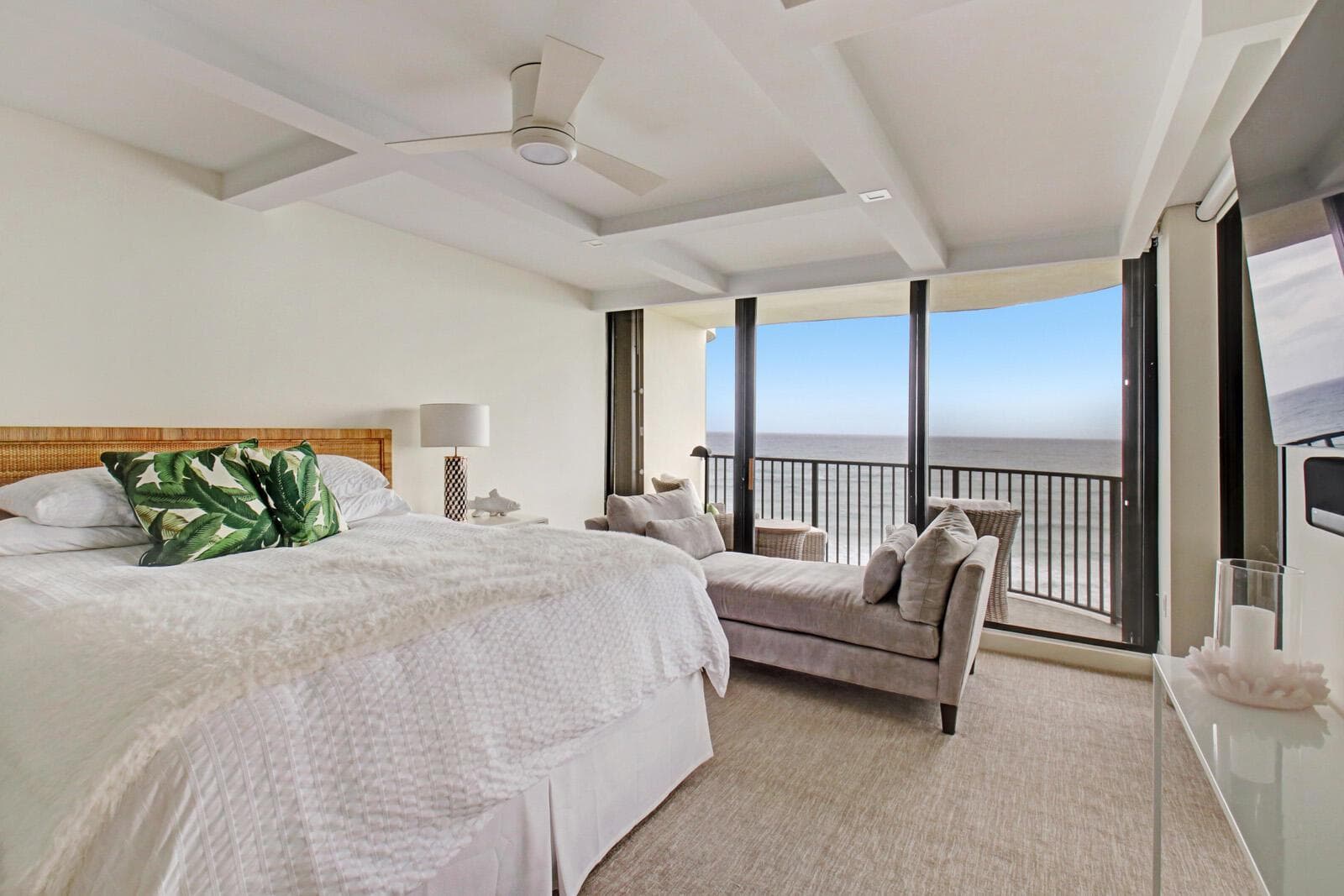 400 Beach Road 504 photo 11