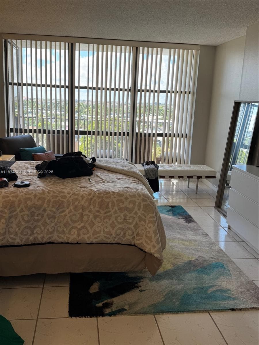 1000 Parkview Dr 805 photo 13
