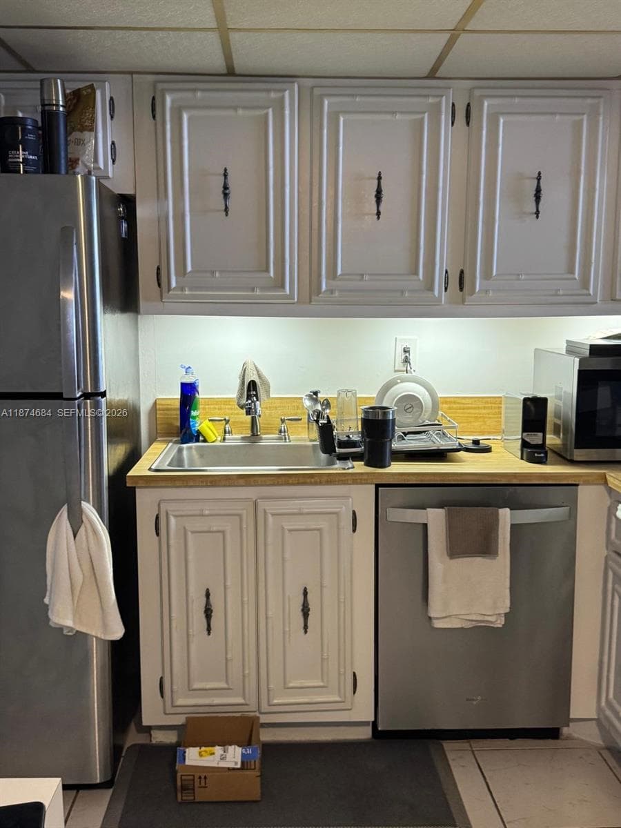 1000 Parkview Dr 805 photo 14