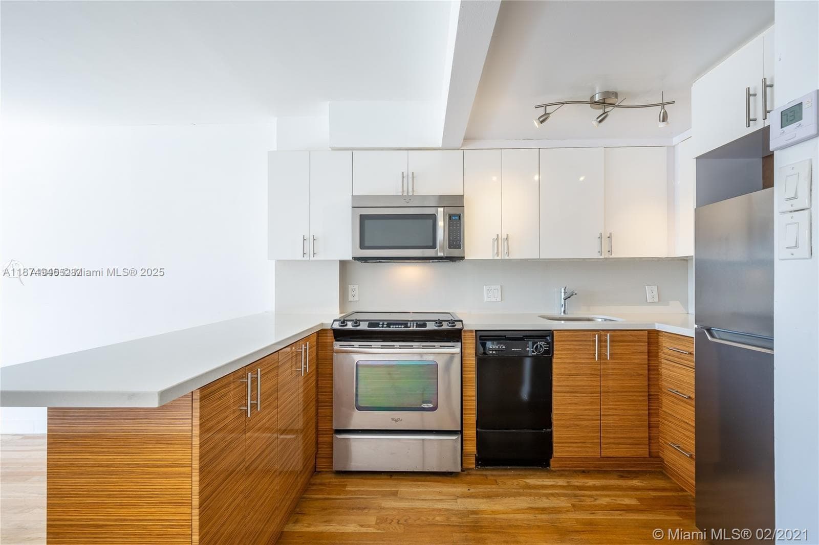 1650 NE 115th St 403 photo 6