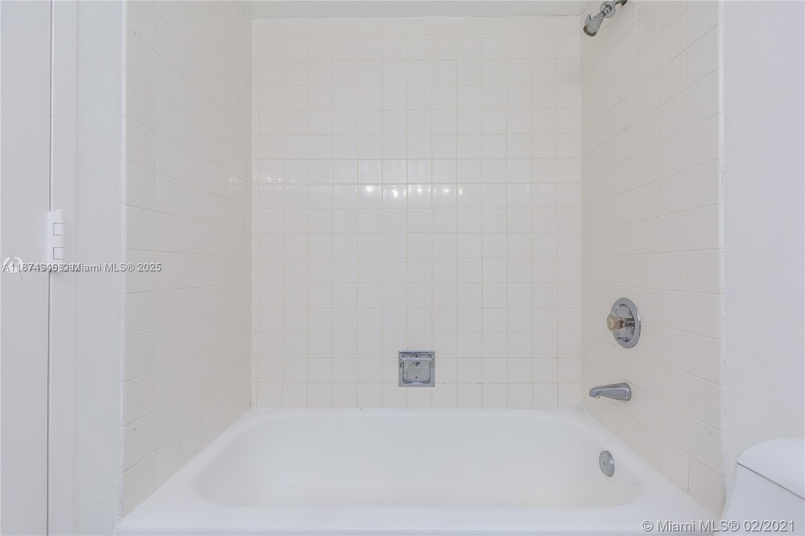 1650 NE 115th St 403 photo 16
