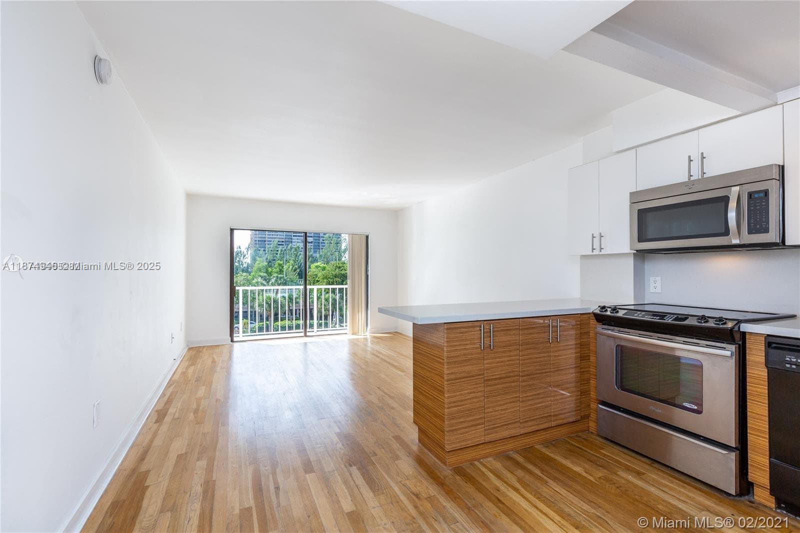 1650 NE 115th St 403 photo 5