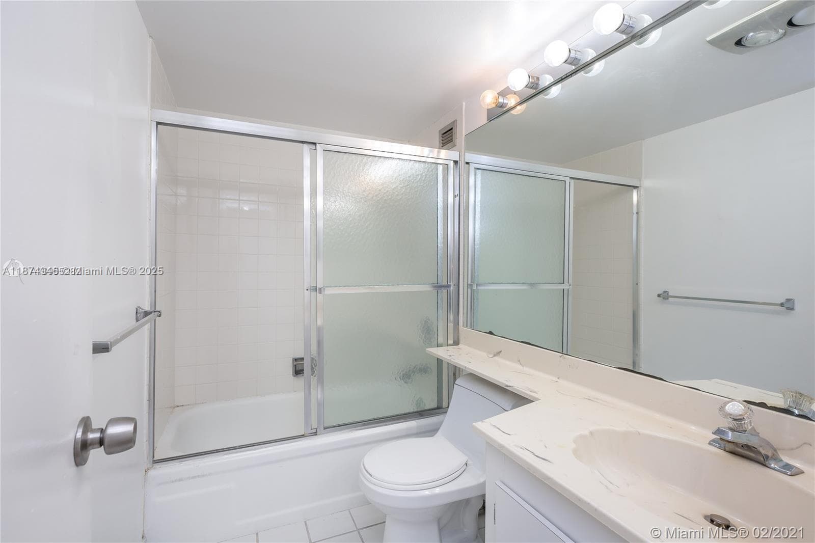 1650 NE 115th St 403 photo 10