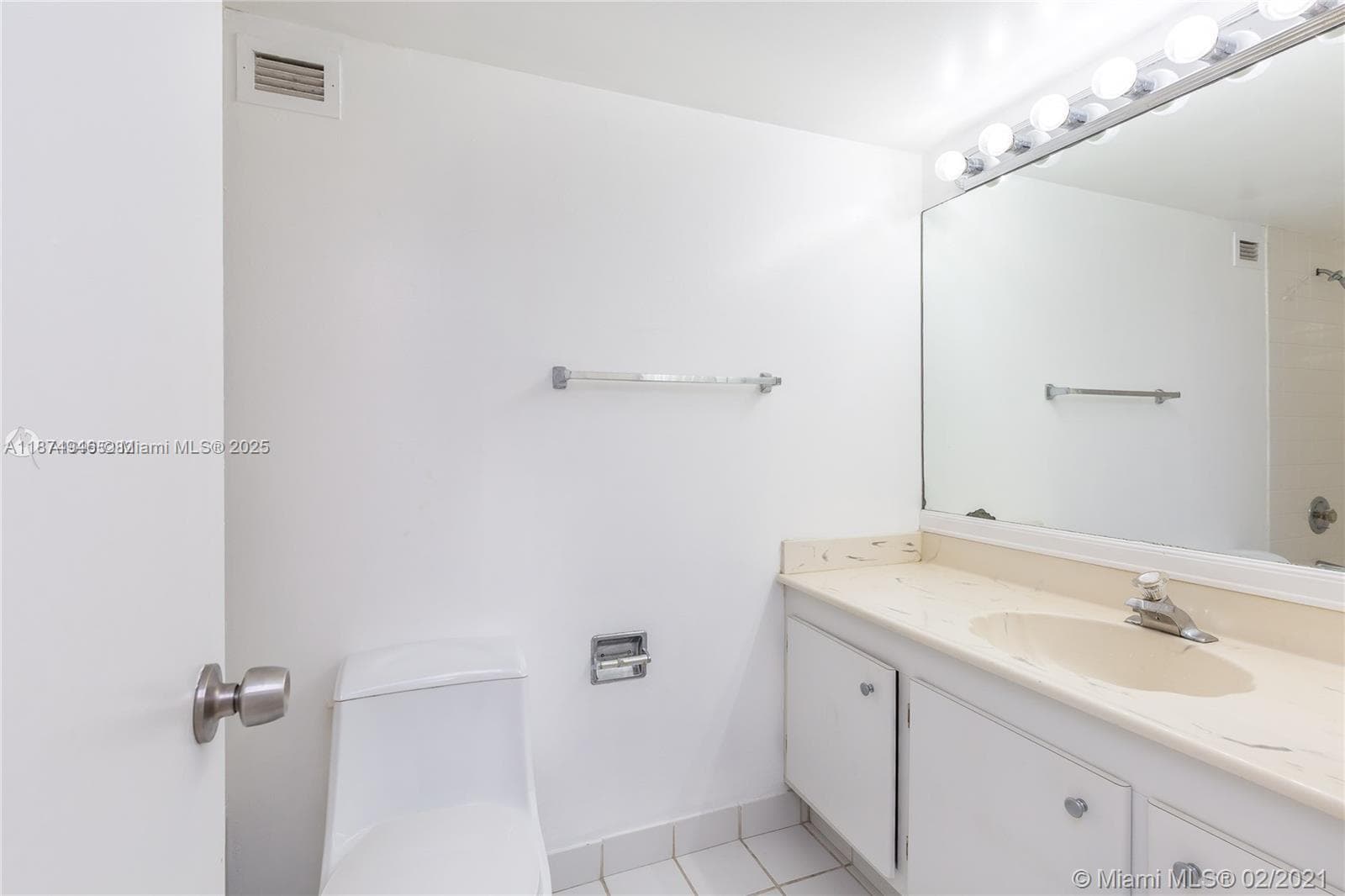 1650 NE 115th St 403 photo 15