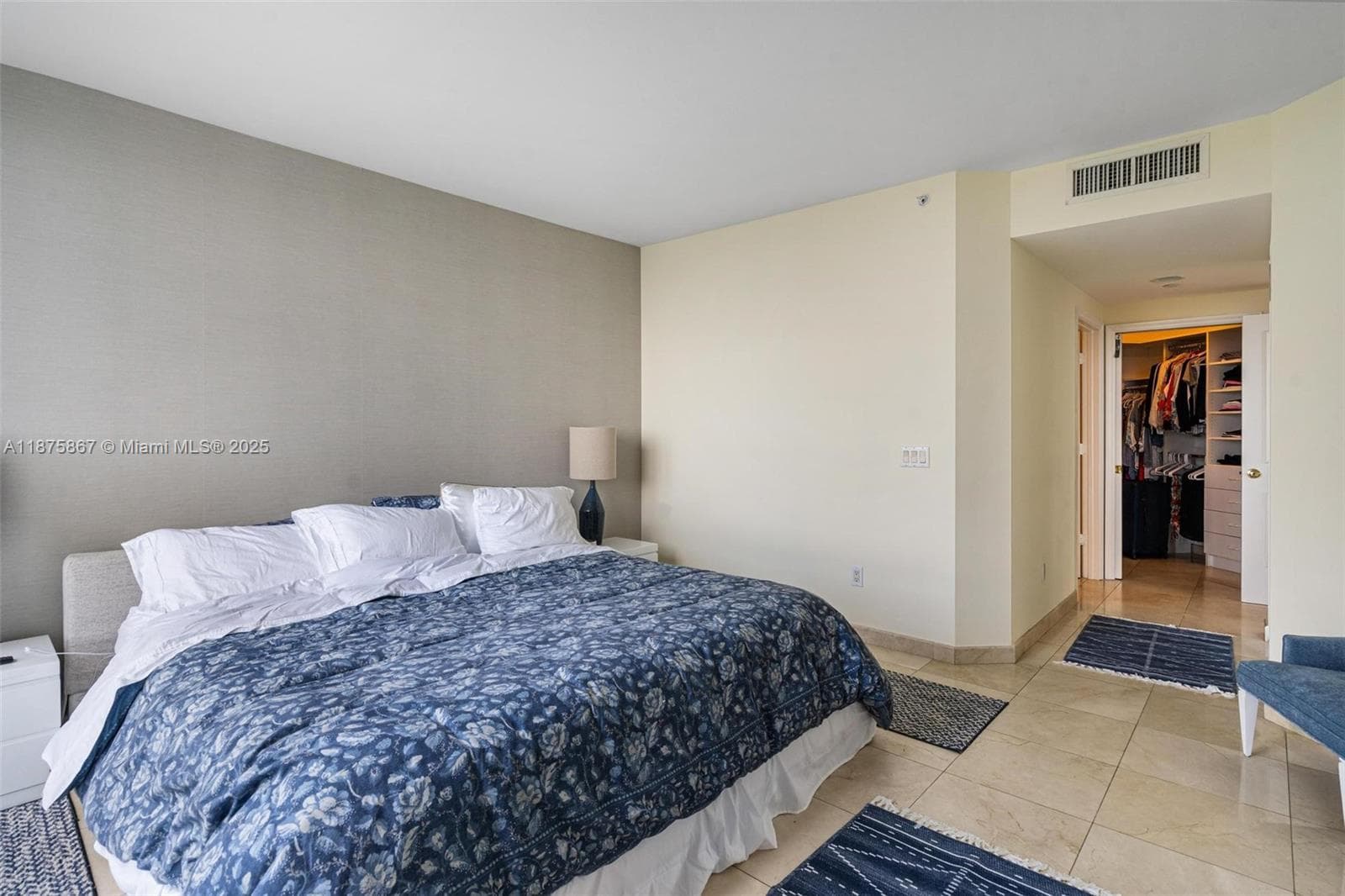 4779 Collins Ave 2305 photo 12