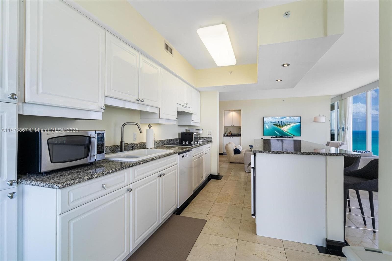 4779 Collins Ave 2305 photo 5