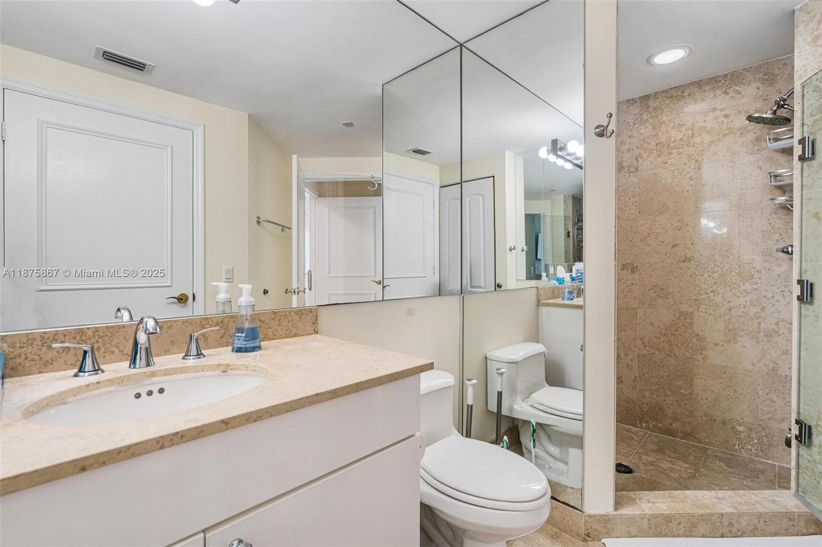 4779 Collins Ave 2305 photo 18