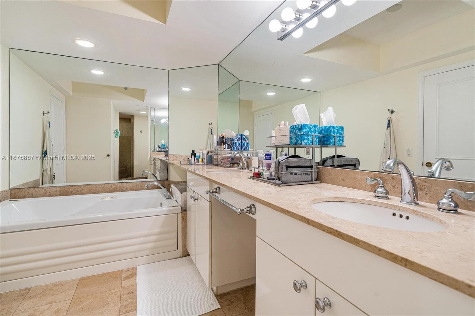 4779 Collins Ave 2305 photo 15