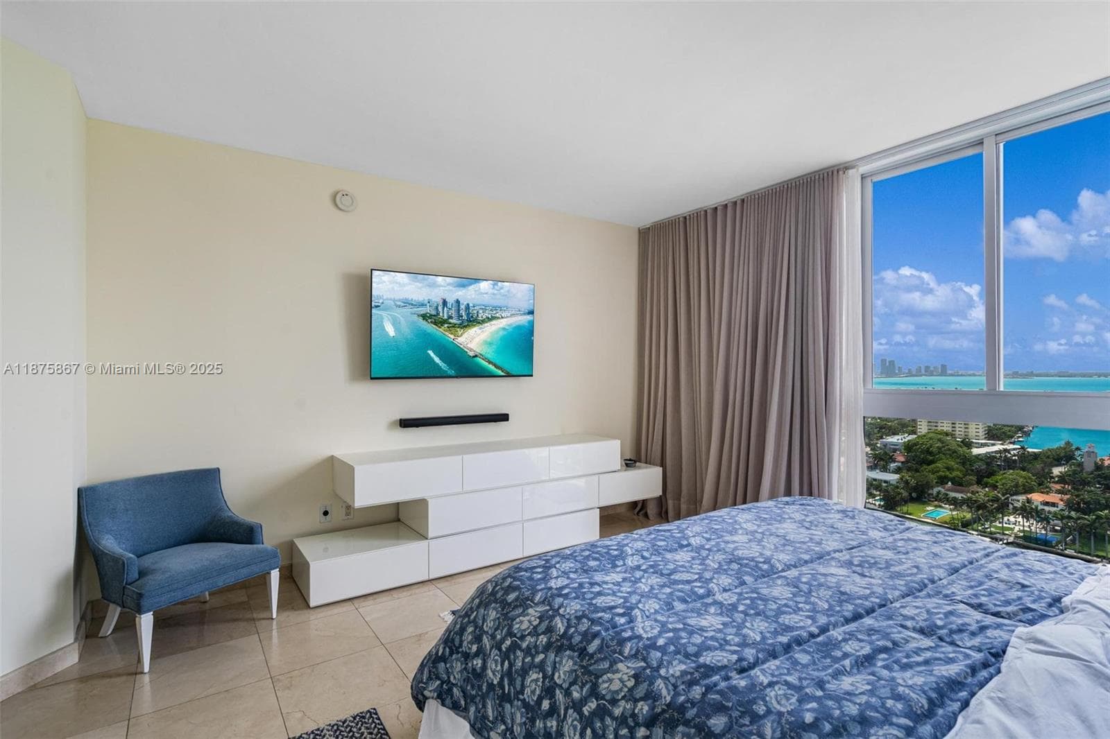 4779 Collins Ave 2305 photo 11