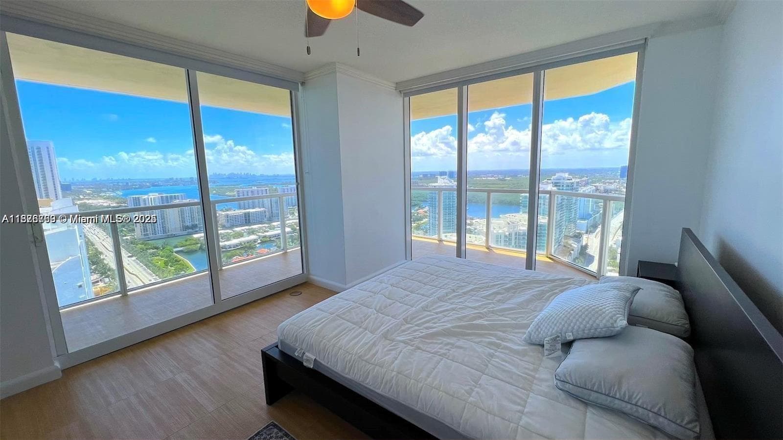 16699 Collins Ave 3808 photo 7