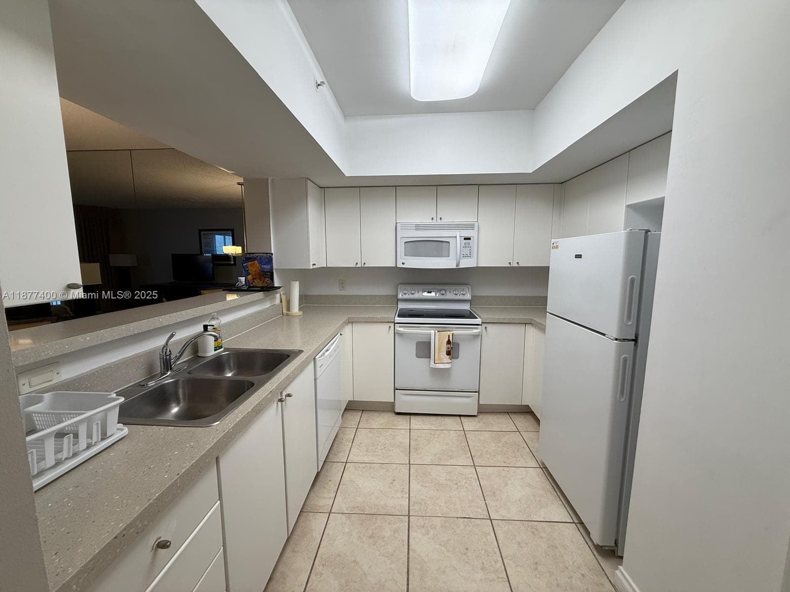 17375 Collins Ave 804 photo 5