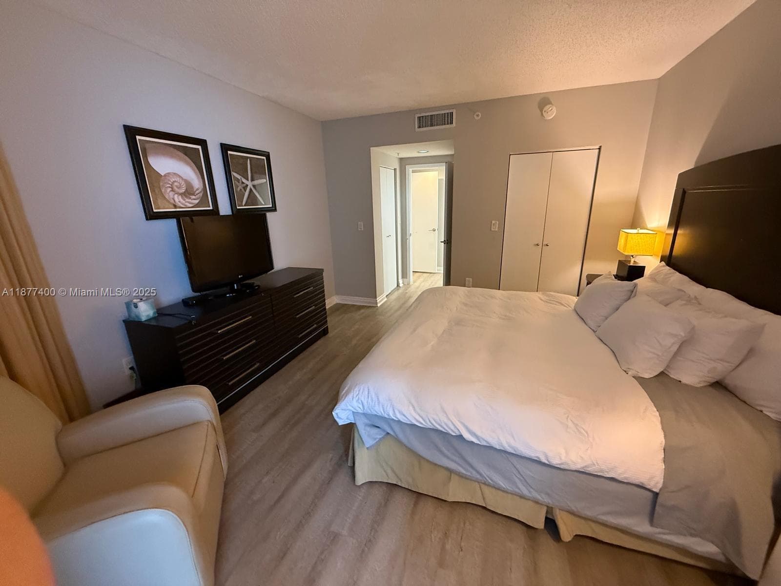 17375 Collins Ave 804 photo 8