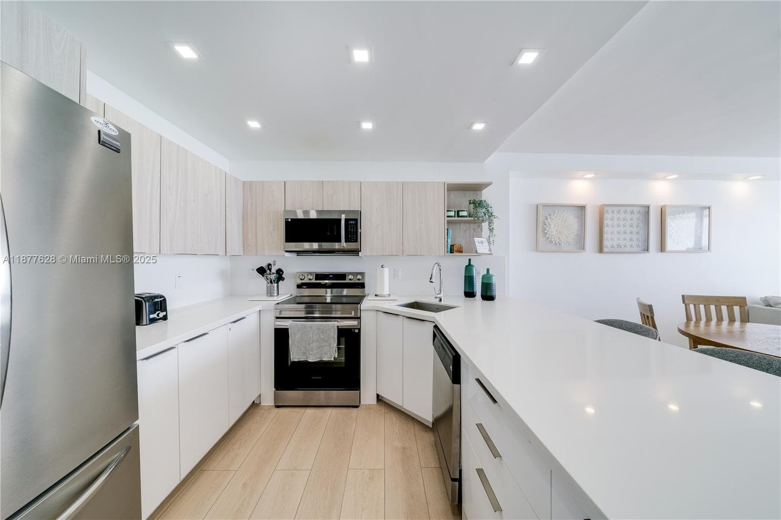 5601 Collins Ave 1011 photo 10